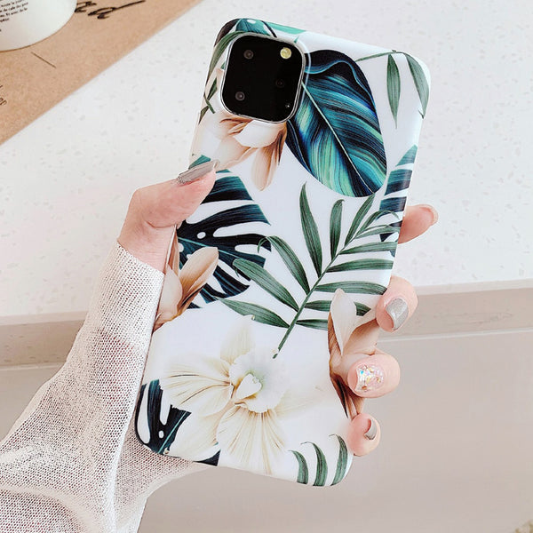 Capa de iPhone com Flores e Folhas